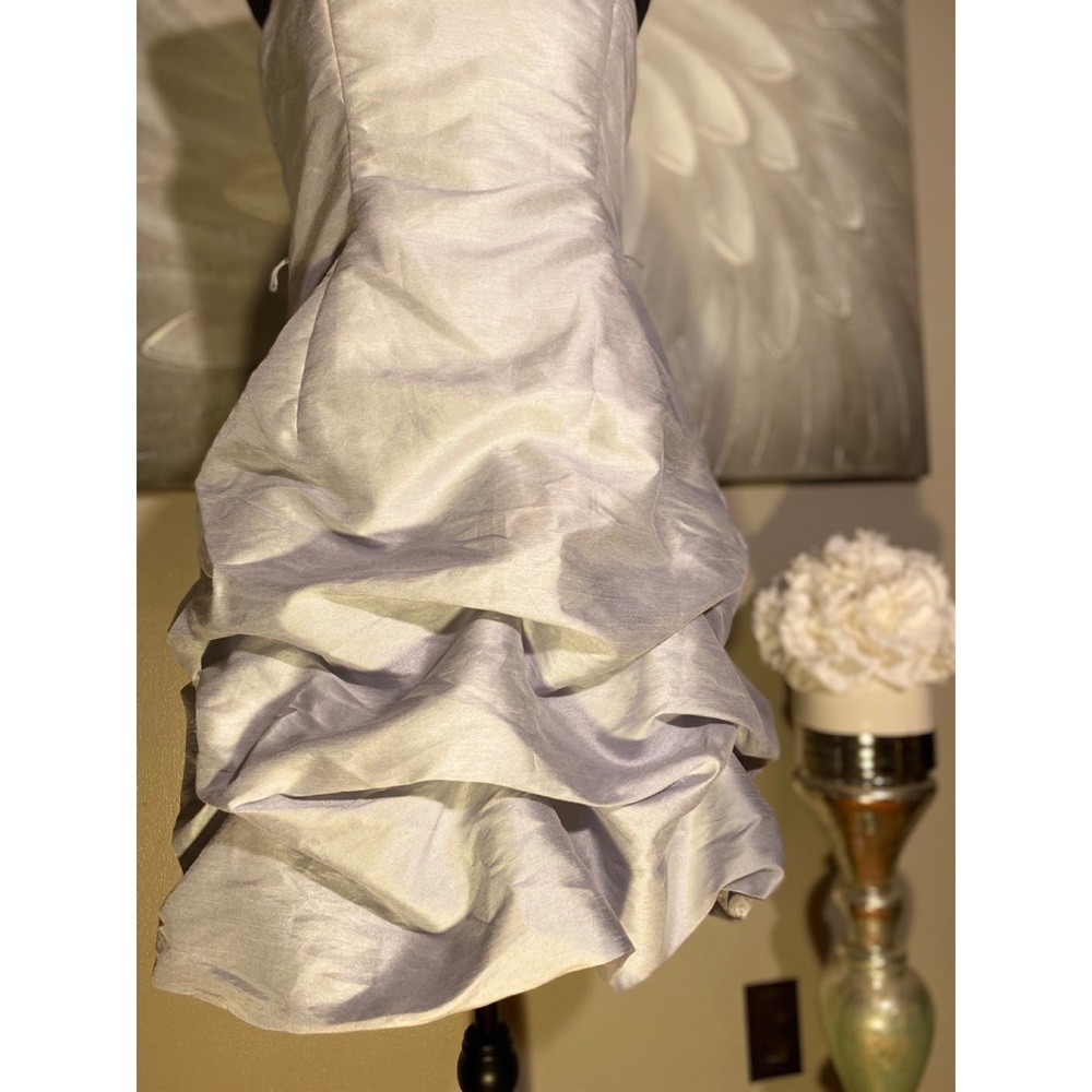 Strapless Dress👗 w/ Ruffle Bottom - Picture 2 of 3